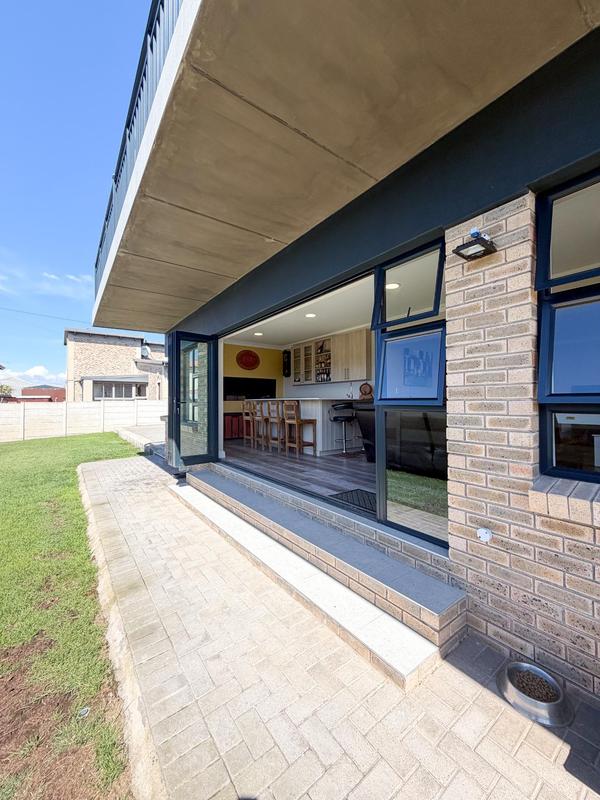 5 Bedroom Property for Sale in Reebok Western Cape